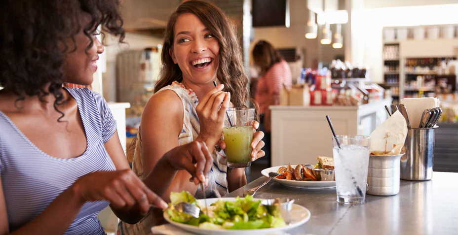 How can I make healthy eating when eating out?